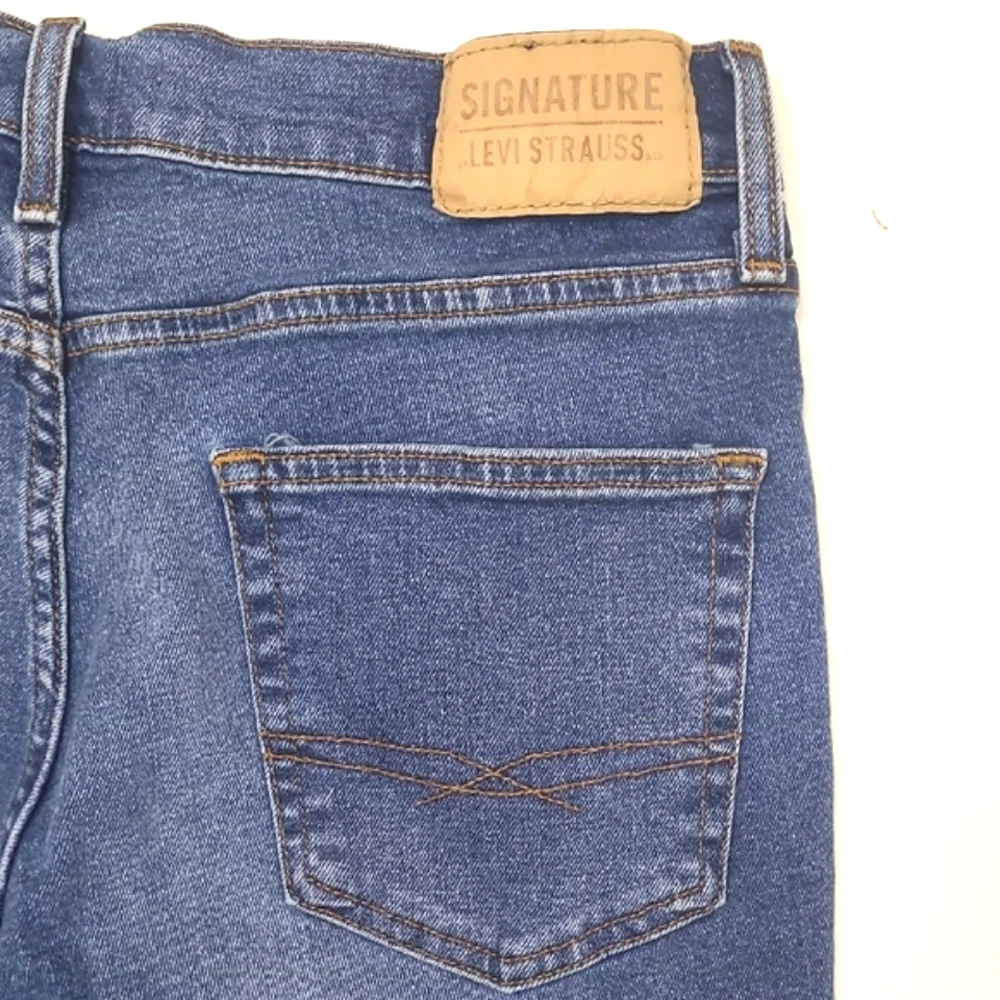 Levis sleek stylish